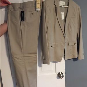 Banana Republic pant suit Beige